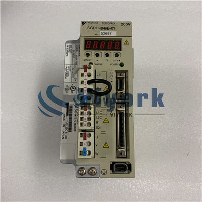 Yaskawa SGDH-04AEY291 Industrial Servo Drive 50 / 60HZ 200 - 230VAC INPUT 5.5AMP NEW